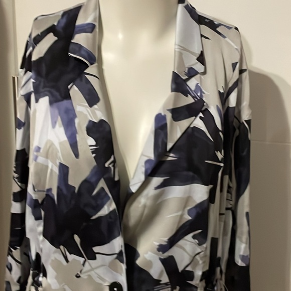 NIC + ZOE Women’s Size L Tunic: one button front, 3/4 sleeve. Blue Multicolor - Picture 2 of 14
